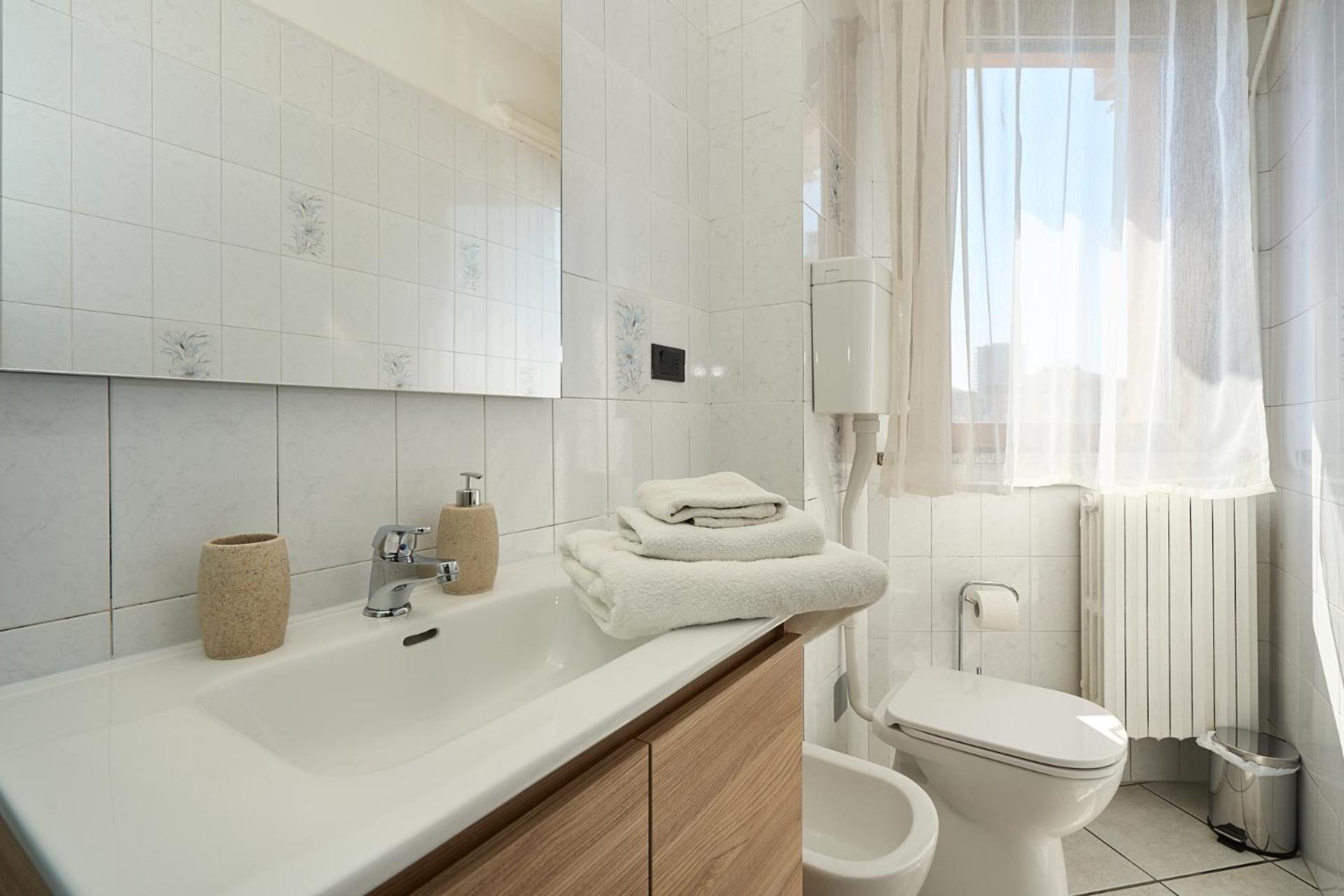 Ferienwohnung -Luminosa 5 Stars With Balcony- Wifi Netflix 15 Minutes From Duomo Mailand Exterior foto