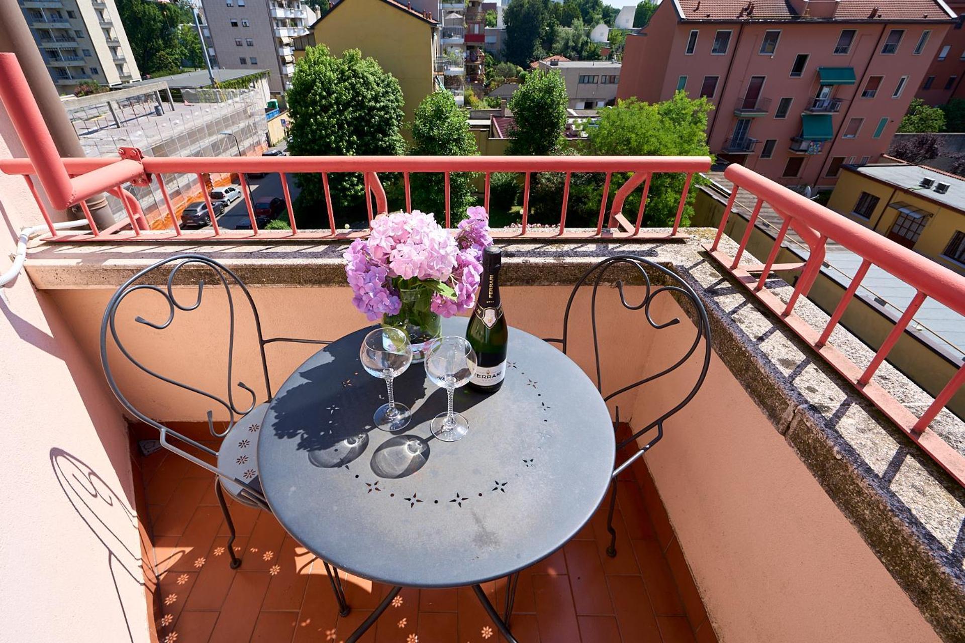 Ferienwohnung -Luminosa 5 Stars With Balcony- Wifi Netflix 15 Minutes From Duomo Mailand Exterior foto